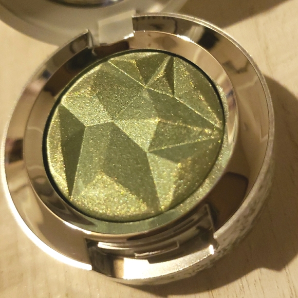 ๐๐งโโ๏ธJINGLE TINGLE MAC DISCONTINUED Sparkler Eyeshadow NWT - Picture 7 of 7